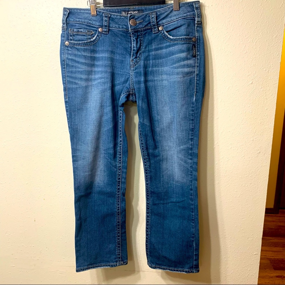 EUC Silver Jeans Dark Wash Suki Capri Jean